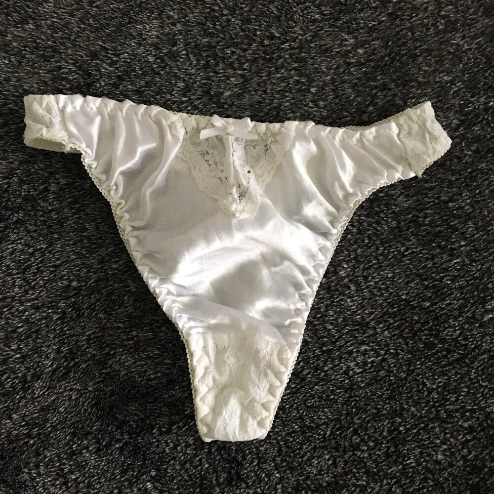 White thong, size extra small